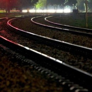 Mozzate, uomo muore travolto dal treno in stazione