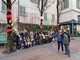 Quello spazio colorato e realizzato all'uncinetto grazie ai bimbi in piazza Carducci