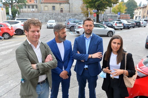 Parcheggio al Del Ponte, il centrodestra stringe l’accordo per i dipendenti: «Abbonamento a 30 euro al mese anziché 55 e posti riservati. E’ un primo passo»