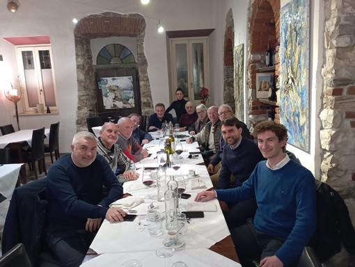 Il sogno del grande Varese è sempre vivo: le vecchie glorie biancorosse giocano ancora all'&quot;Osteria in Besozzo&quot;