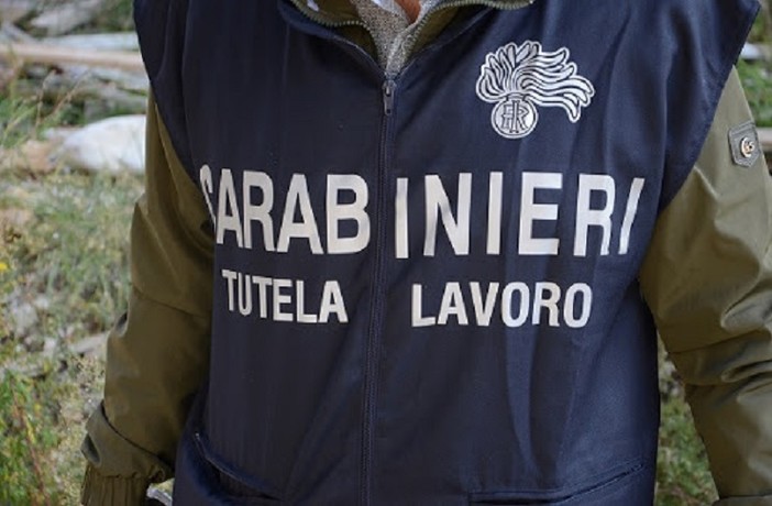 Varese, controlli dei carabinieri in tre negozi etnici: lavoratore in nero e 60mila euro di multa