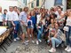 La grande famiglia di Federica Cesarini si è ritrovata in via Cavallotti al Bellavita Cafè per la festa d'oro a lei e alla compagna Valentina Rodini (foto Galbiati)