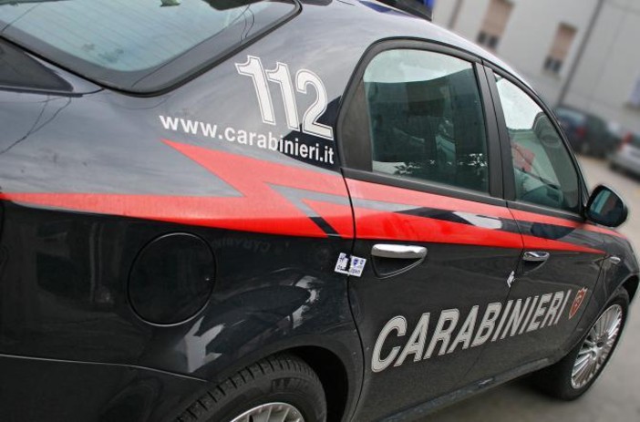 Saronno, tenta furto in stazione e spruzza spray al peperoncino: arrestato per rapina impropria