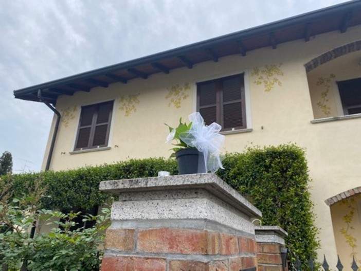 L'abitazione di via Torino a Samarate, dove si è consumato il duplice omicidio