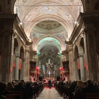 Natale è già nell'aria a Busto. Arriva anche il concerto