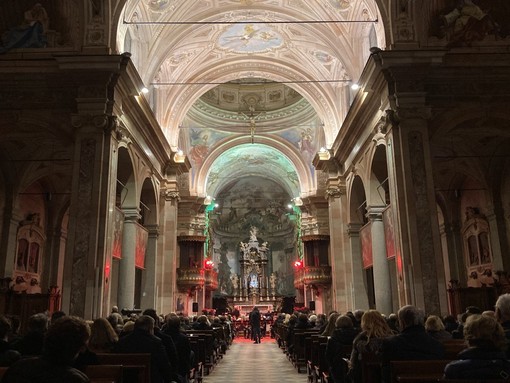 Natale è già nell'aria a Busto. Arriva anche il concerto