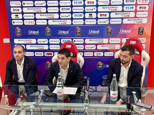 Il coaching staff della Openjobmetis: da sinistra, Federico Renzetti, Herman Mandole e Marco Legovich