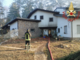Abitazione in fiamme nel Comasco: muore un uomo, la figlia salvata dai vigili del fuoco