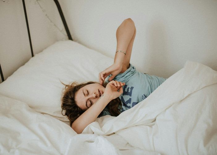 Cervicale e sonno: rimedi efficaci per un riposo senza dolori
