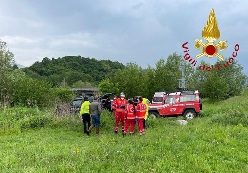 L'intervento dei vigili del fuoco nel fiume Adda a Gera Lario