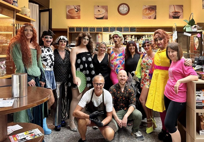 Notte bianca, il grazie del sindaco a Fagnano. Le frecciate a chi ha criticato lo spettacolo delle drag queen: «Il Medioevo si concluderà anche per voi»