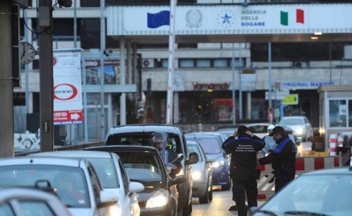 L’Associazione Frontalieri Ticino scende in piazza per difendere i diritti dei lavoratori