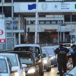 L’Associazione Frontalieri Ticino scende in piazza per difendere i diritti dei lavoratori