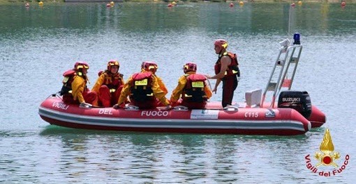 Ancora una tragedia nei laghi: turista muore dopo un tuffo nel Lario