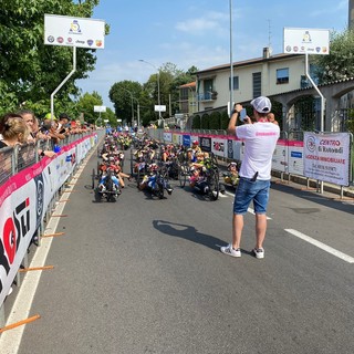 I campioni di handbike colorano le strade di folla ed entusiasmo