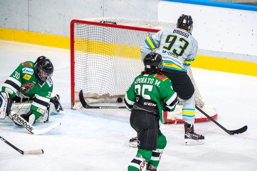 Lorenzo Broggi stavolta ha fatto venire giù il palazzo (Fotoservizio Michele Del Re della partita vinta 12-1 contro gli Spartans Valpellice)