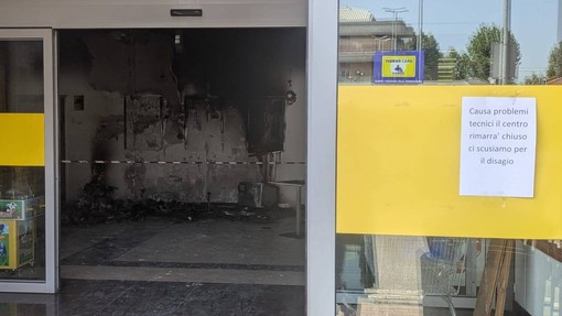 Incendio all’alba a Caronno Pertusella, chiuso il centro commerciale &quot;La Varesina&quot;