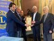 Antonio Belloni, secondo da destra, premiato in Salone Estense dal Lions Club Varese Prealpi con il Lumen Claro