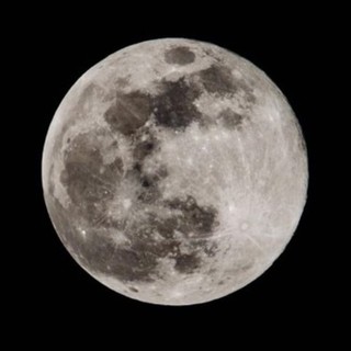 Spettacolo nel cielo di agosto con la doppia Superluna. Aspettando le stelle cadenti