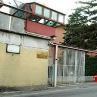 Suicidio in carcere, la Fp Cgil: «Sconfitta di tutti. A Varese sovraffollamento del 95%: 53 posti, ma i reclusi sono il doppio»