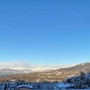 Il lago di Varese e il paesaggio imbiancato visto dalla balconata di via Autostrada (foto di Paolo Musajo Somma da La Varese Nascosta)