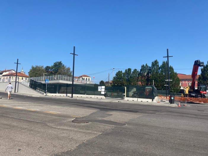 L'area coperta in piazzale Kennedy dove troverà posto il mercato coperto con una quindicina di banchi