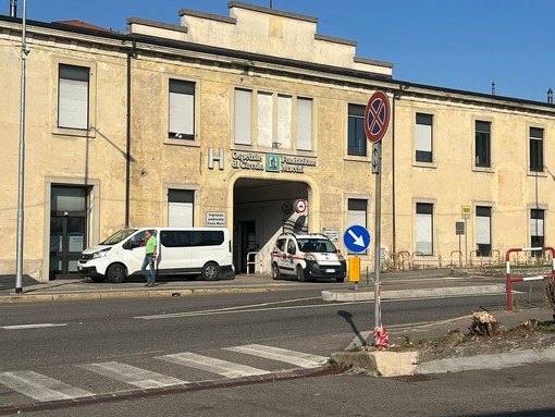 Varese, un sessantenne cade dalla bici in viale Borri: è grave