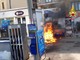 FOTO. Fa benzina al distributore e la moto prende fuoco: motociclista ustionato a Luino