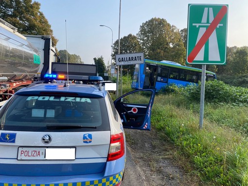 Pullman rubato a Castellanza e ritrovato a Gallarate, il ladro voleva usarlo per andare a Firenze