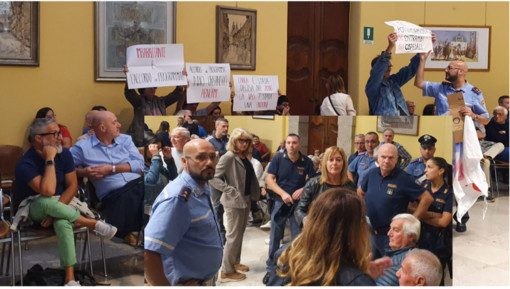 Nuovo ospedale, a Busto via libera all’Accordo di programma tra cartelli e proteste