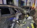 Ancora fiamme nella notte a Luino: distrutte due auto in sosta