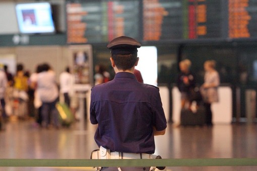 Fa incetta al Duty Free di Malpensa, ladro seriale arrestato dalla polizia