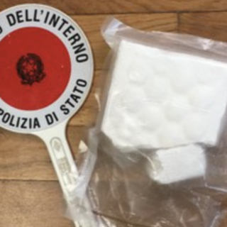 Trovato con mezzo chilo di cocaina sull'auto: arrestato