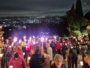 Una scia di luce illumina il Borgo, sentinella fedele della Città Giardino (si ringrazia Mario Zeni per le immagini)