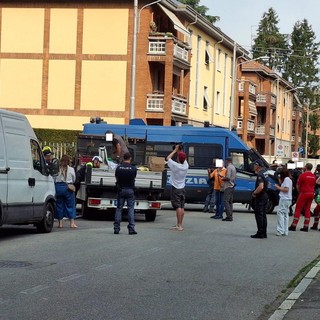 FOTO. Scattato lo sgombero di via Torino a Gallarate