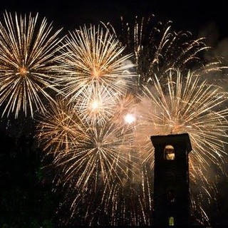 Casciago e Varese con gli occhi al cielo: è la notte dei fuochi di Sant’Eusebio