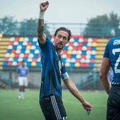 Denni Scapinello, 29 anni il prossimo 23 novembre, capitano e simbolo della Solbia e di chi ama il calcio (foto Solbiatese Calcio 1911)