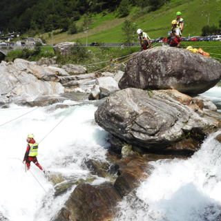 Precipita in montagna per un centinaio di metri, muore un 60enne in Ticino