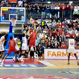 Sonora sconfitta per la Openjobmetis sul parquet della Pallacanestro Trieste