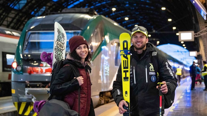 Ecco i treni della neve vero l'Aprica e Madesimo e quelli per i mercatini di Natale a Bolzano