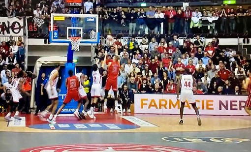 Sonora sconfitta per la Openjobmetis sul parquet della Pallacanestro Trieste