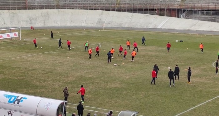 TUTTO IL CALCIO MINUTO PER MINUTO. Varese-Vogherese 2-0: biancorossi a -2 dal Vado. Pro Palazzolo-Varesina 1-1: arbitro, ma cosa hai fatto? Finale di Coppa: Solbia, che batosta (0-4)