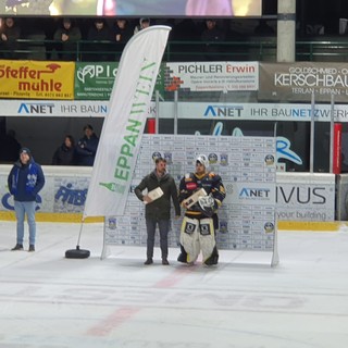 Il neo portiere ucraino Artur Ogandzhanyan premiato Mvp alla prima uscita in maglia giallonero di Appiano. Sotto in gallery il gol di Allevato