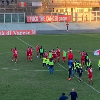 Applausi finali al Varese