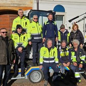 Il gruppo della Protezione Civile con l'assessore Barcaro e la sindaca Quintiglio (foto Comune di Viggiù)