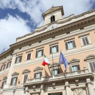 Aumento stipendi ministri non eletti, continua la bufera. Valditara: &quot;Rinuncio al bonus&quot;