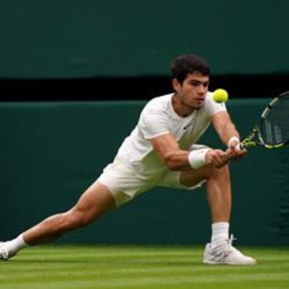 Wimbledon, Alcaraz in finale: Medvedev battuto in 4 set