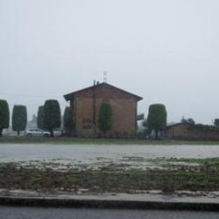 Maltempo, frane e allagamenti tra Forlì e Cesena: decine di evacuati