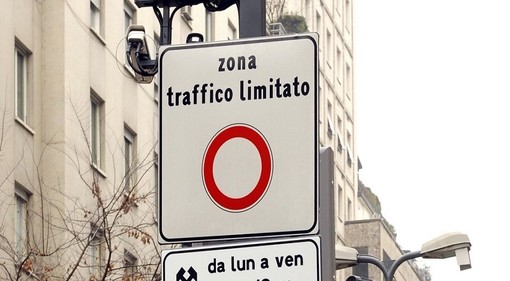 Un cartello della Ztl - dal sito del Comune di Milano